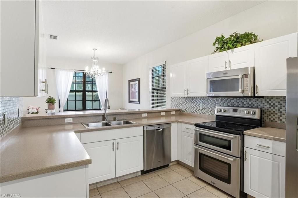 7576 Bristol Cir, Naples, FL 34120 Photo