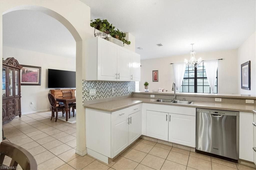 7576 Bristol Cir, Naples, FL 34120 Photo