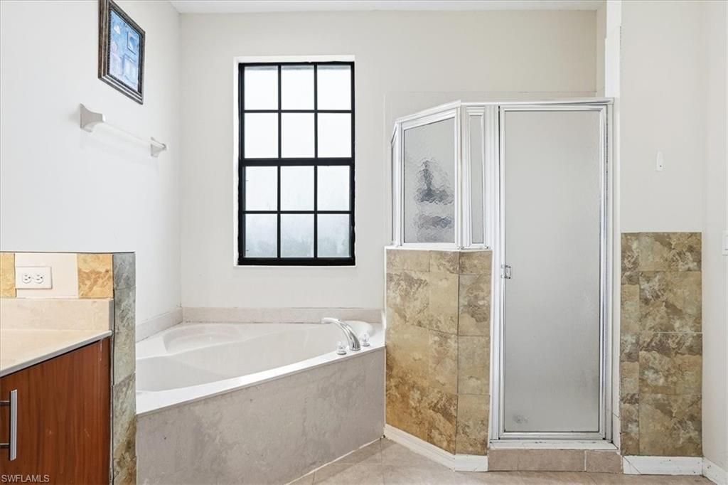 7576 Bristol Cir, Naples, FL 34120 Photo