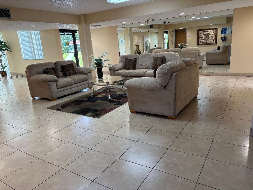 8900 Washington Boulevard, Unit 409, Pembroke Pines, FL 33025 Photo