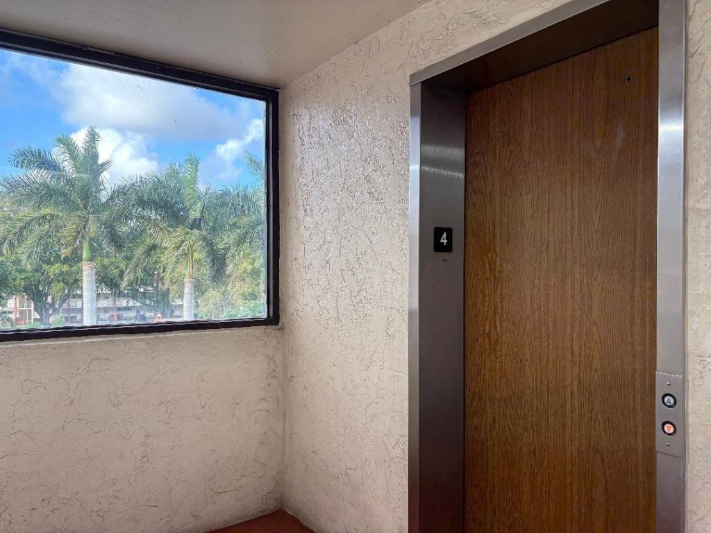 8900 Washington Boulevard, Unit 409, Pembroke Pines, FL 33025 Photo