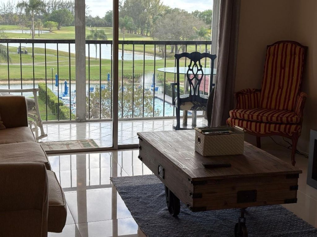 8900 Washington Boulevard, Unit 409, Pembroke Pines, FL 33025 Photo