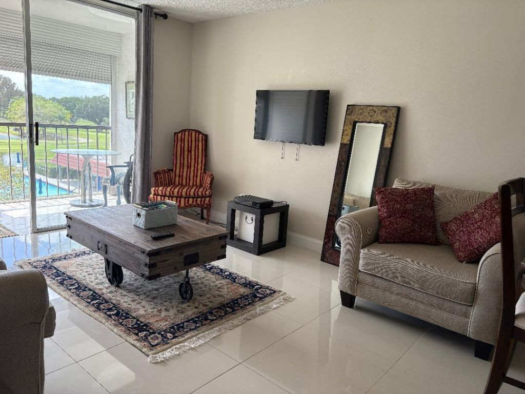 8900 Washington Boulevard, Unit 409, Pembroke Pines, FL 33025 Photo