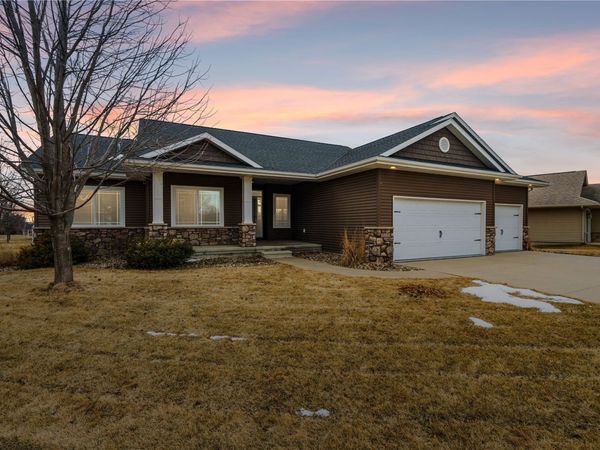 3113 Carlisle Circle, Marion, IA 52302