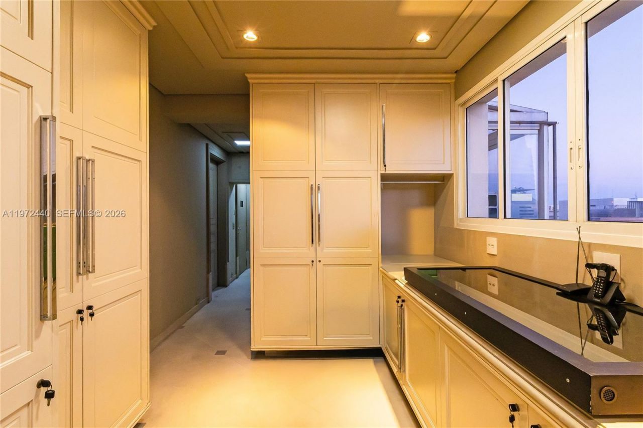 1377 Rua Leopoldo Couto De Magalhães Junior, Unit PH23, , FL 04542 Photo