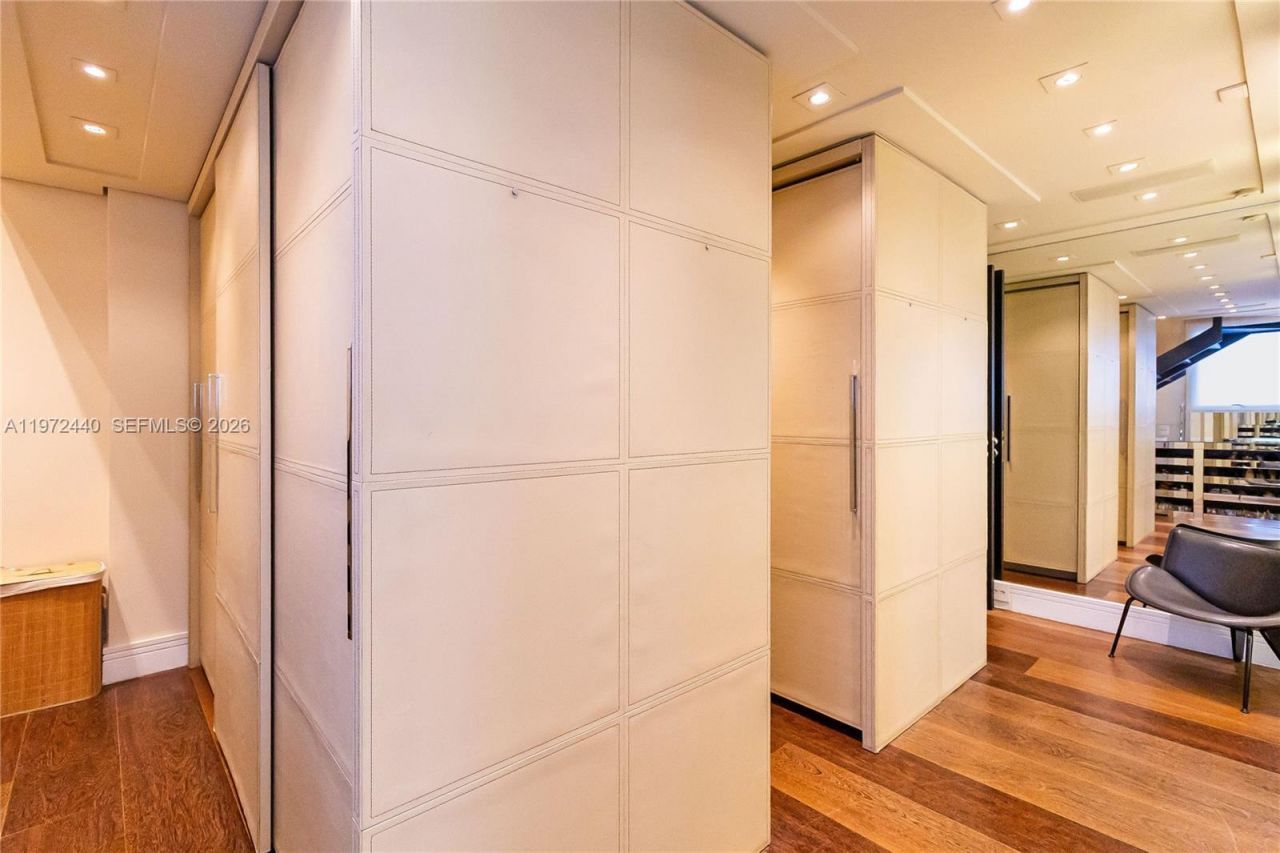 1377 Rua Leopoldo Couto De Magalhães Junior, Unit PH23, , FL 04542 Photo