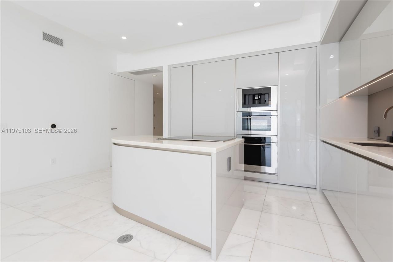 18975 Collins Ave , Unit 801, Sunny Isles Beach, FL 33160 Photo