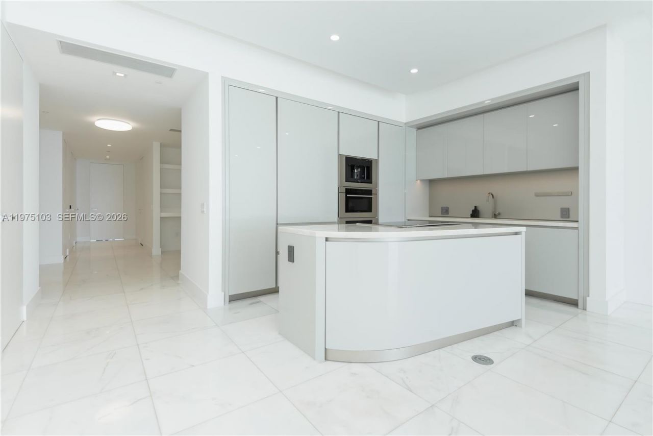 18975 Collins Ave , Unit 801, Sunny Isles Beach, FL 33160 Photo