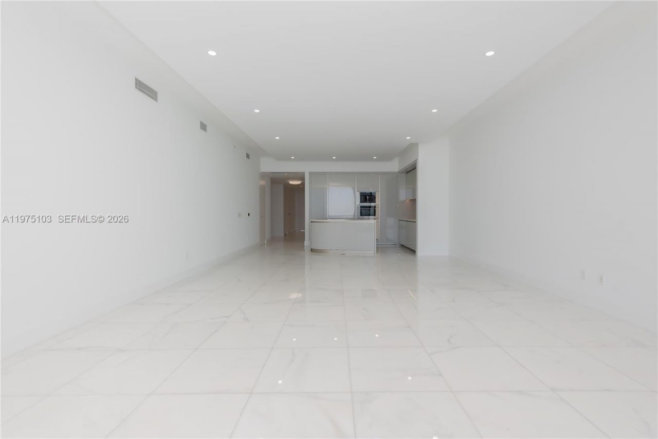 18975 Collins Ave , Unit 801, Sunny Isles Beach, FL 33160 Photo