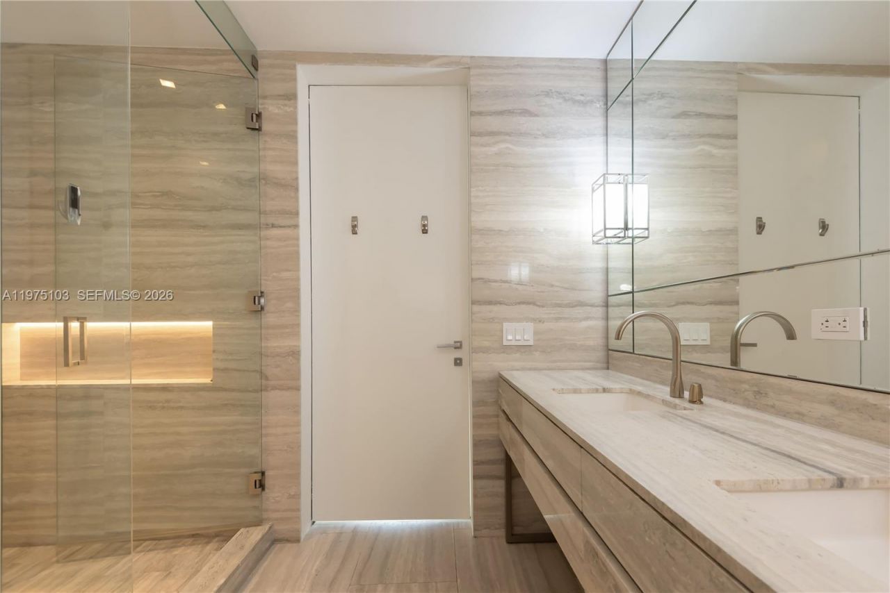 18975 Collins Ave , Unit 801, Sunny Isles Beach, FL 33160 Photo