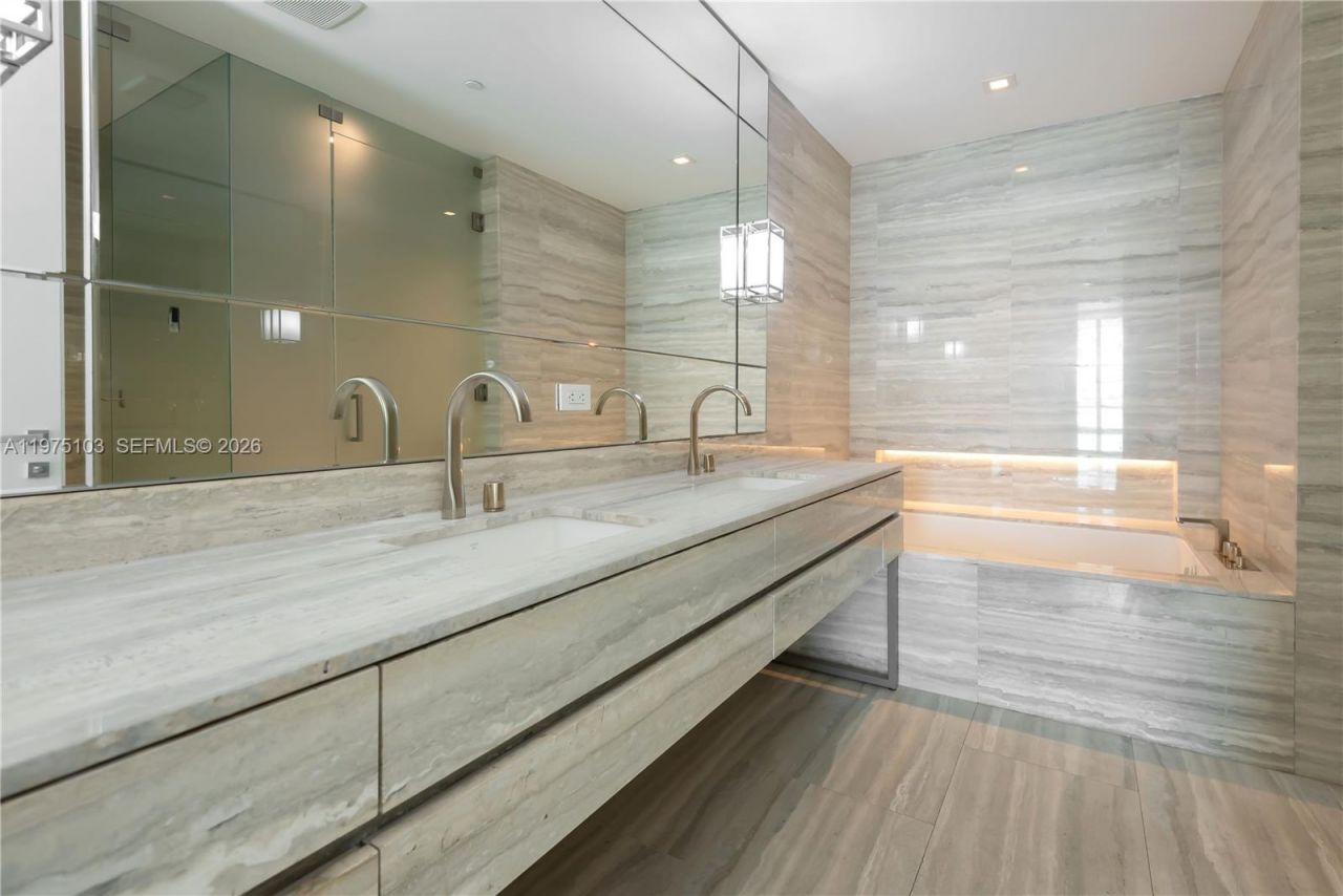 18975 Collins Ave , Unit 801, Sunny Isles Beach, FL 33160 Photo