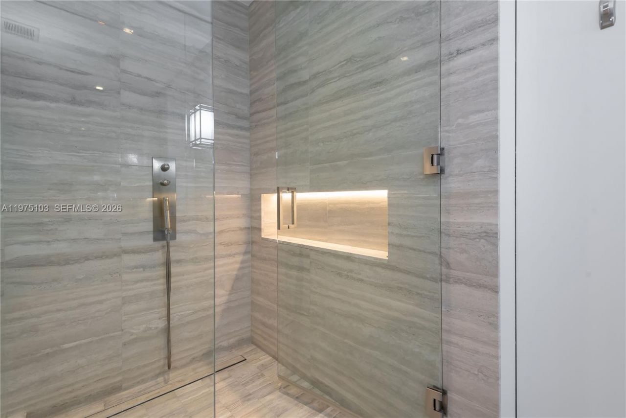 18975 Collins Ave , Unit 801, Sunny Isles Beach, FL 33160 Photo