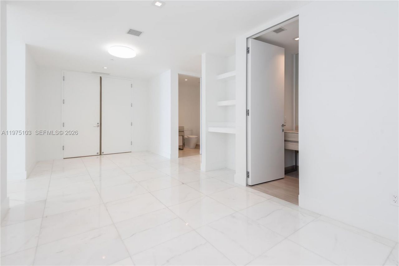 18975 Collins Ave , Unit 801, Sunny Isles Beach, FL 33160 Photo