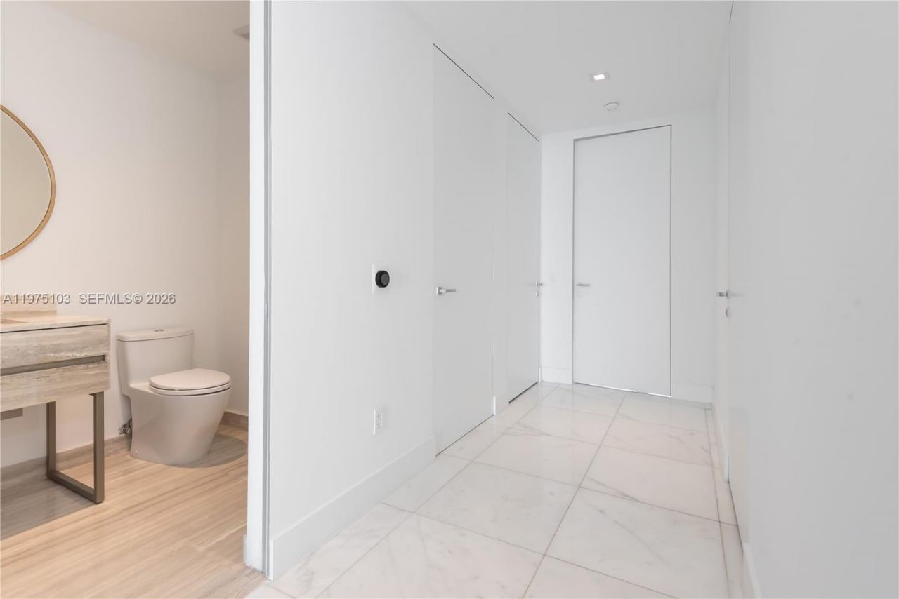 18975 Collins Ave , Unit 801, Sunny Isles Beach, FL 33160 Photo