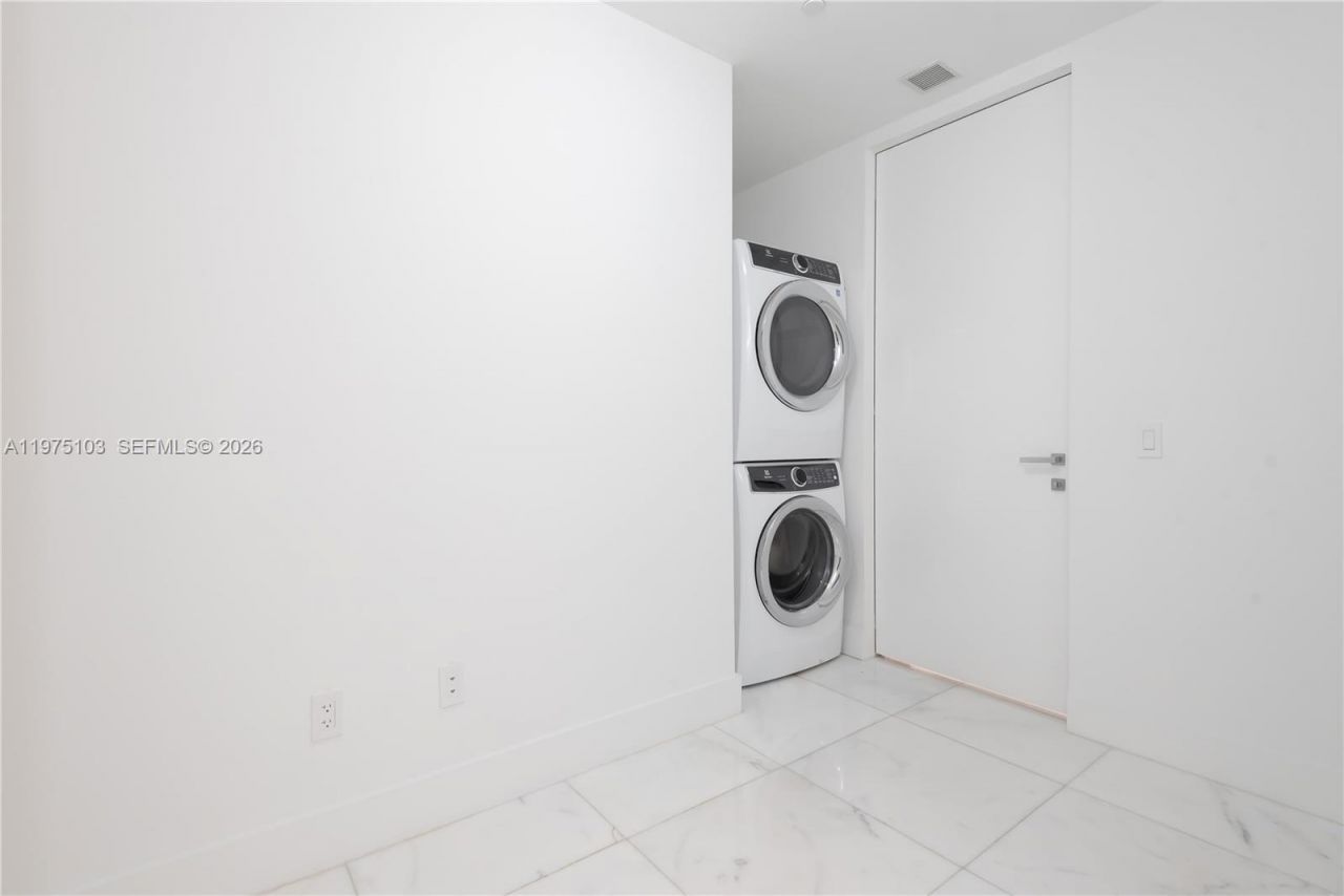 18975 Collins Ave , Unit 801, Sunny Isles Beach, FL 33160 Photo