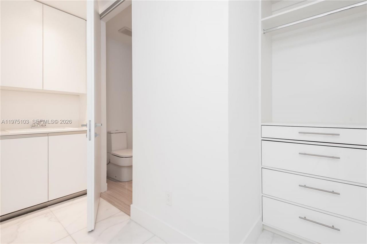 18975 Collins Ave , Unit 801, Sunny Isles Beach, FL 33160 Photo