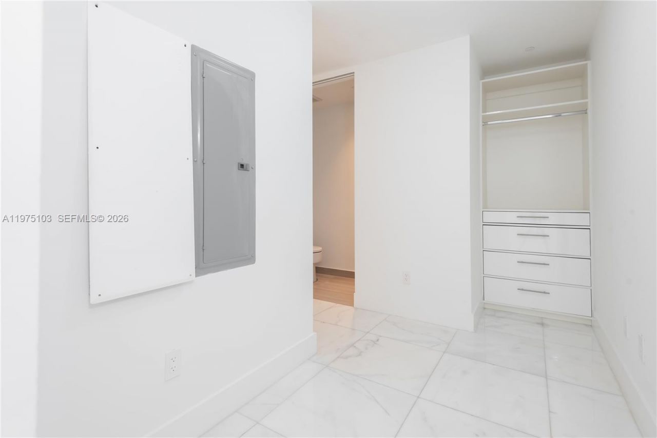 18975 Collins Ave , Unit 801, Sunny Isles Beach, FL 33160 Photo