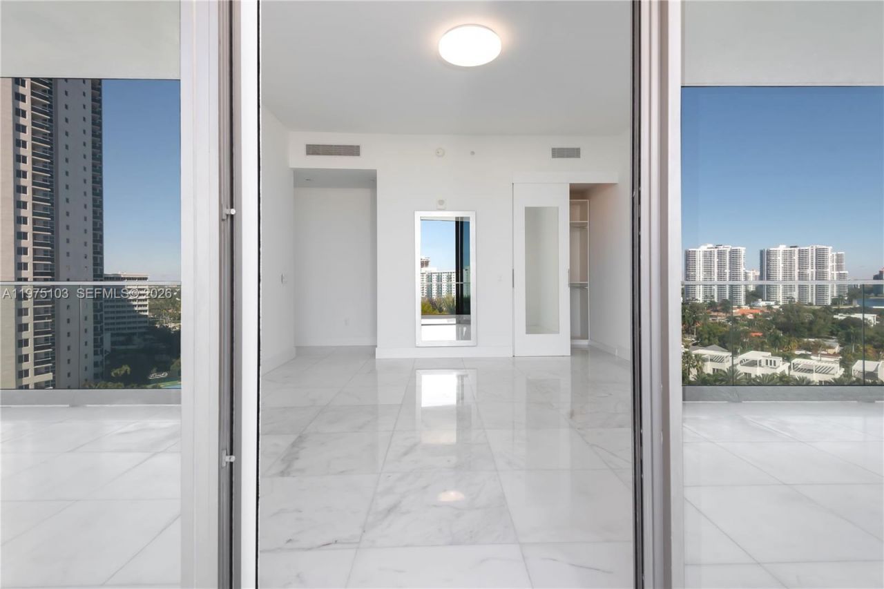 18975 Collins Ave , Unit 801, Sunny Isles Beach, FL 33160 Photo