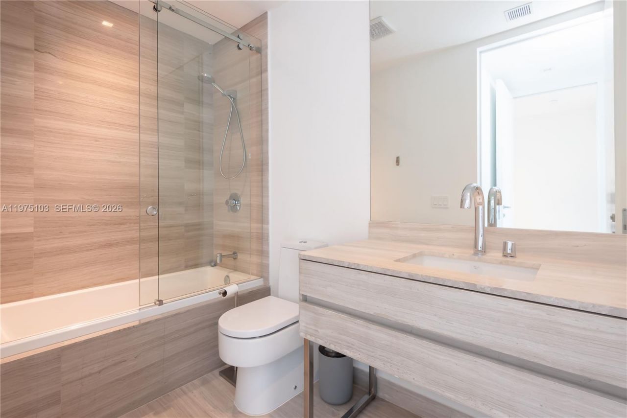 18975 Collins Ave , Unit 801, Sunny Isles Beach, FL 33160 Photo