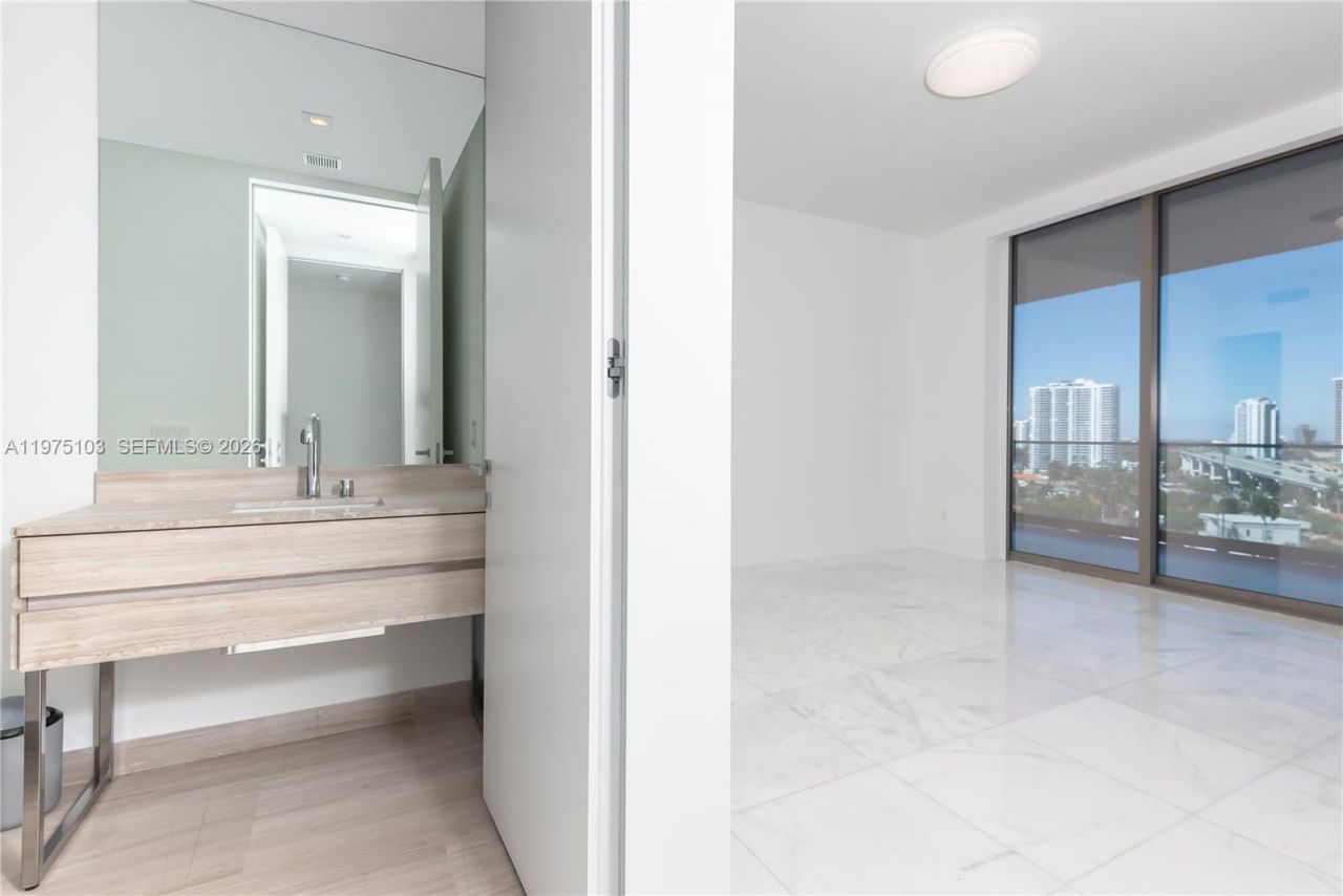 18975 Collins Ave , Unit 801, Sunny Isles Beach, FL 33160 Photo