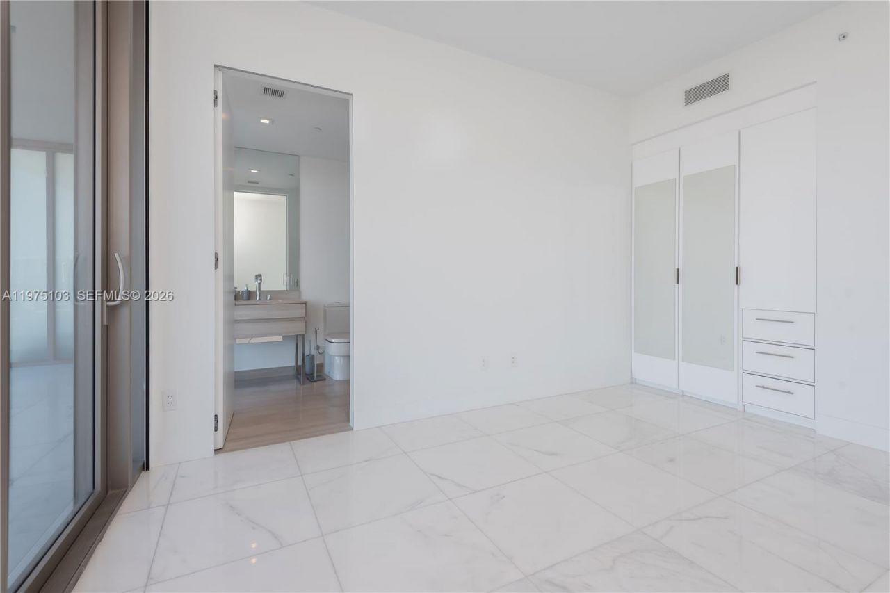 18975 Collins Ave , Unit 801, Sunny Isles Beach, FL 33160 Photo