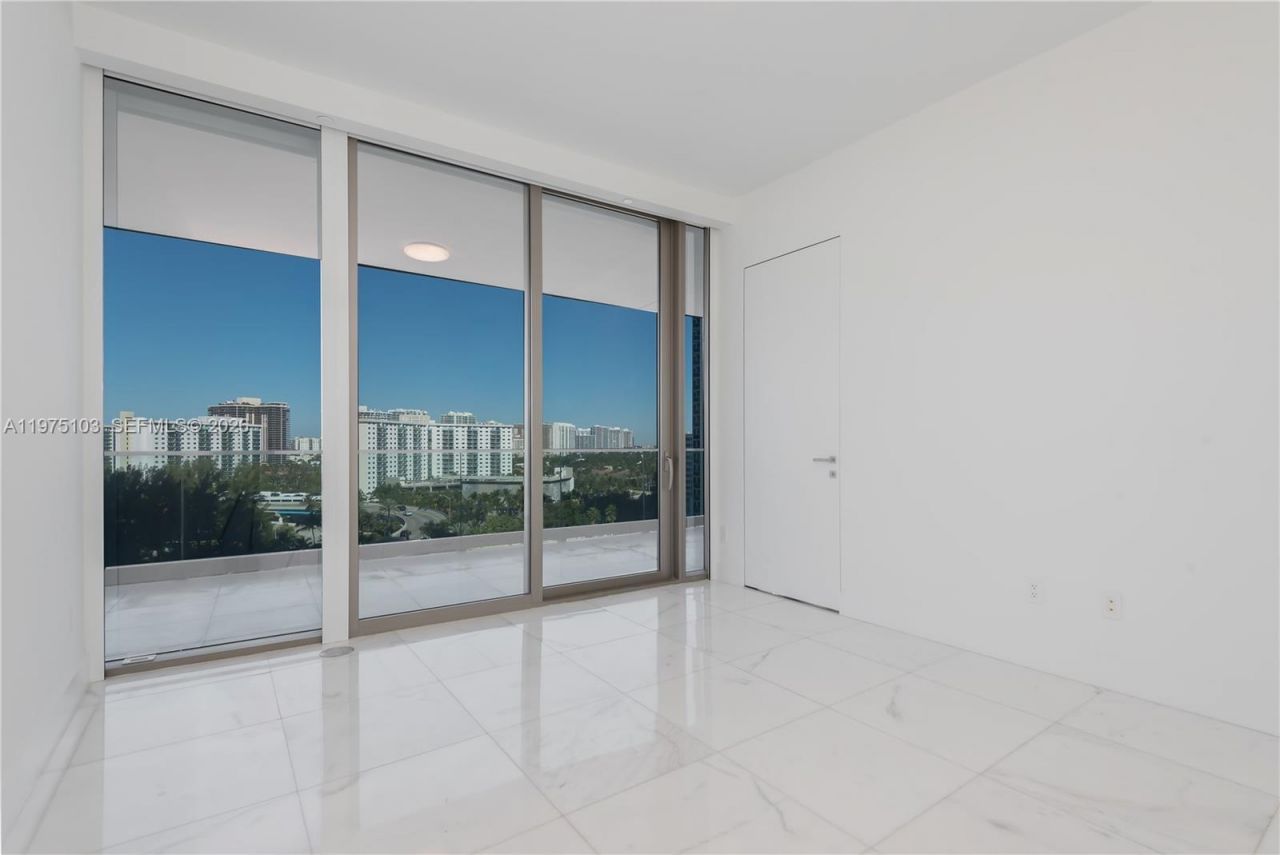 18975 Collins Ave , Unit 801, Sunny Isles Beach, FL 33160 Photo