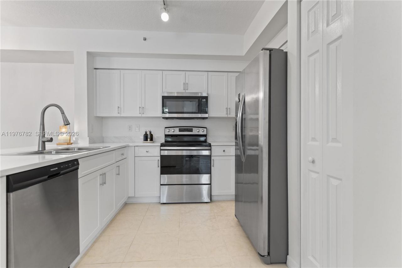 6851 SW 44th St , Unit 107, Miami, FL 33155 Photo