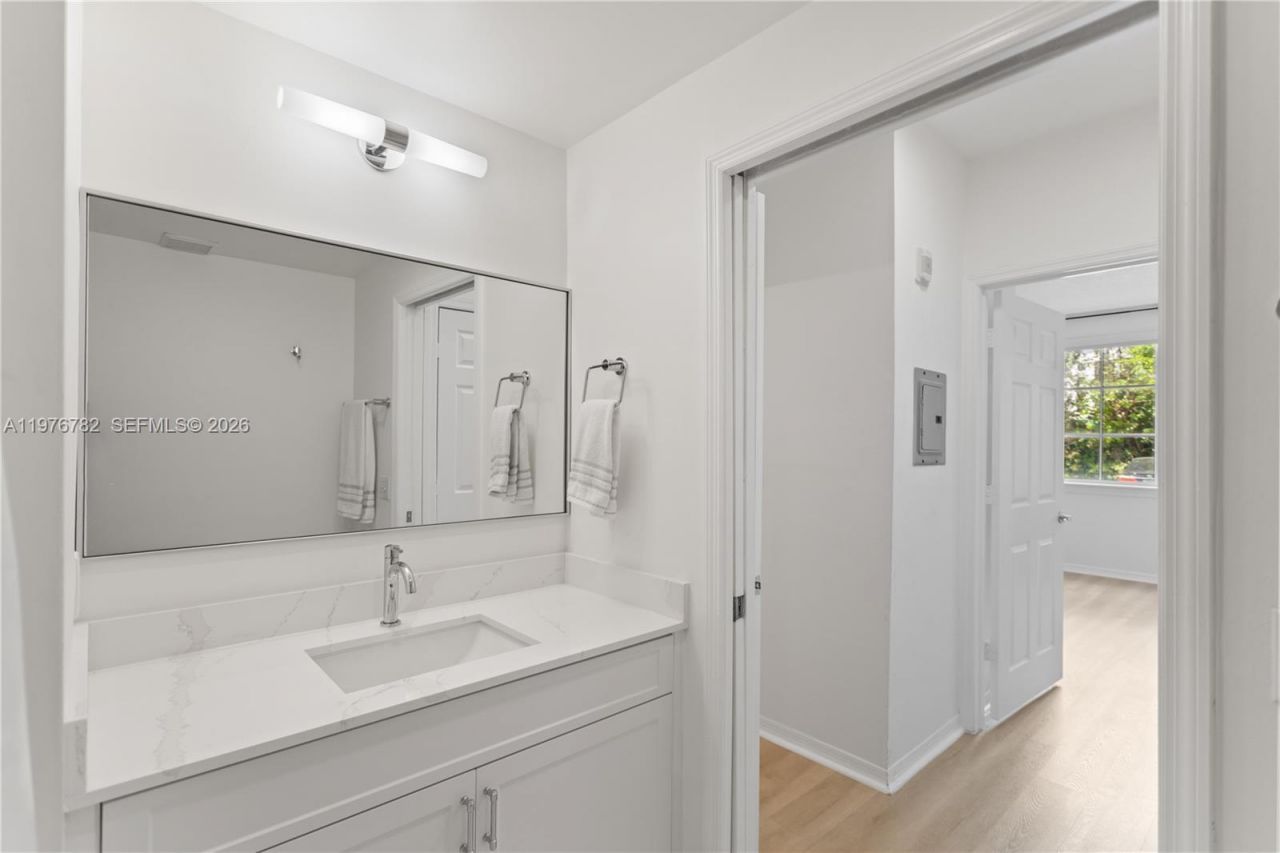 6851 SW 44th St , Unit 107, Miami, FL 33155 Photo