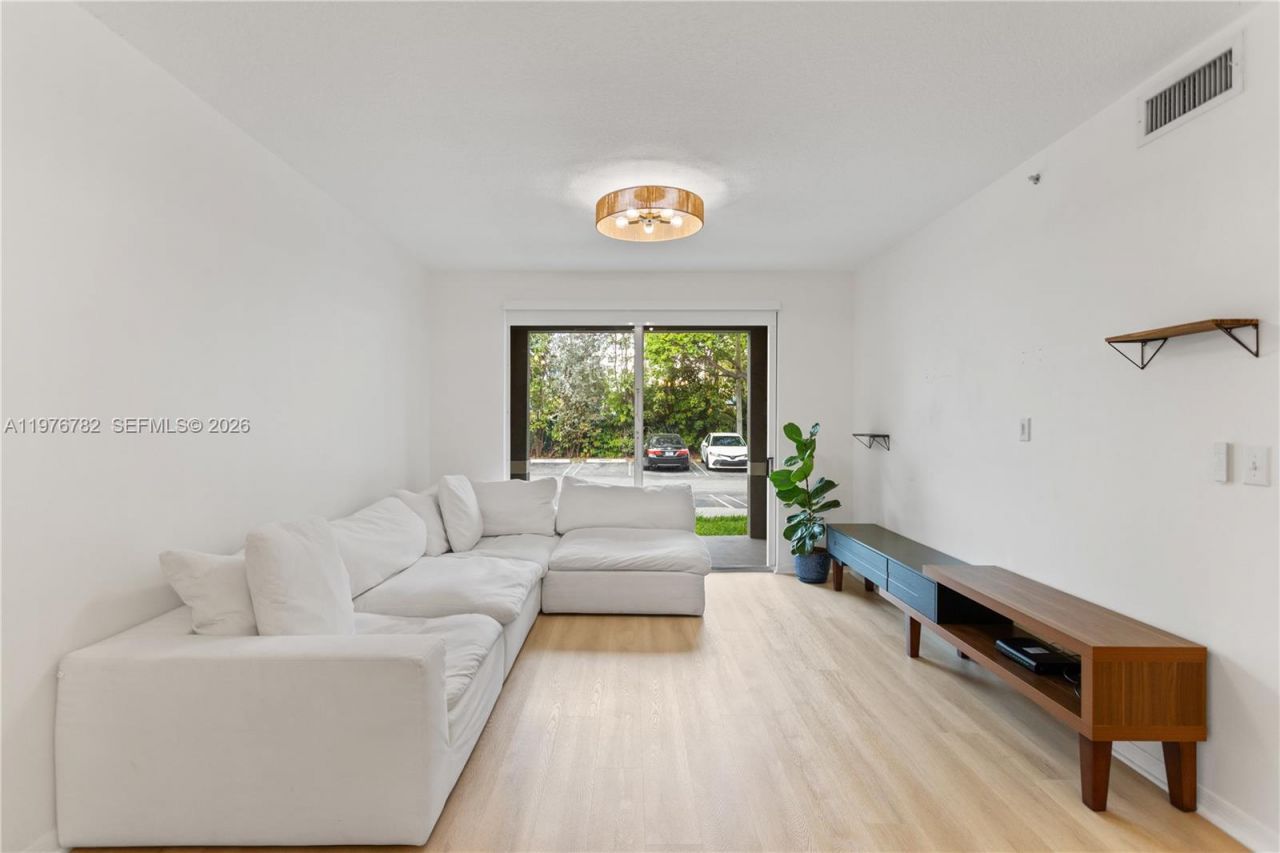 6851 SW 44th St , Unit 107, Miami, FL 33155 Photo