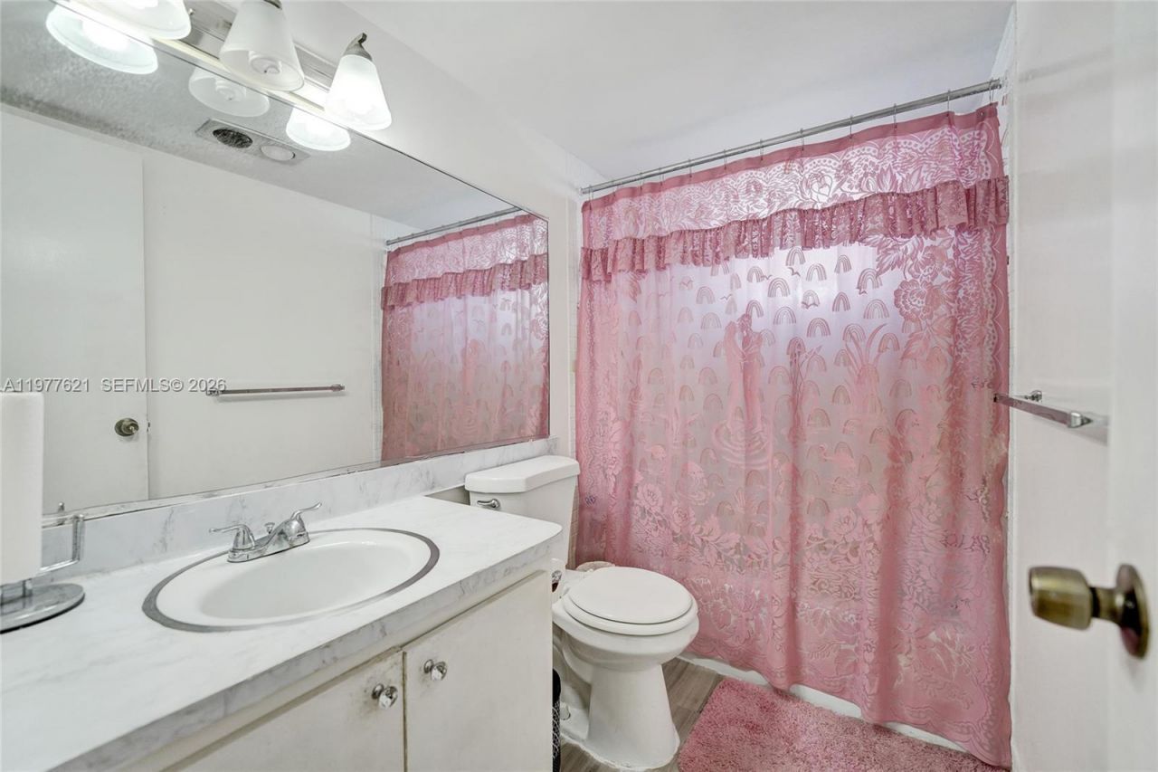 4650 Washington St , Unit 209, Hollywood, FL 33021 Photo