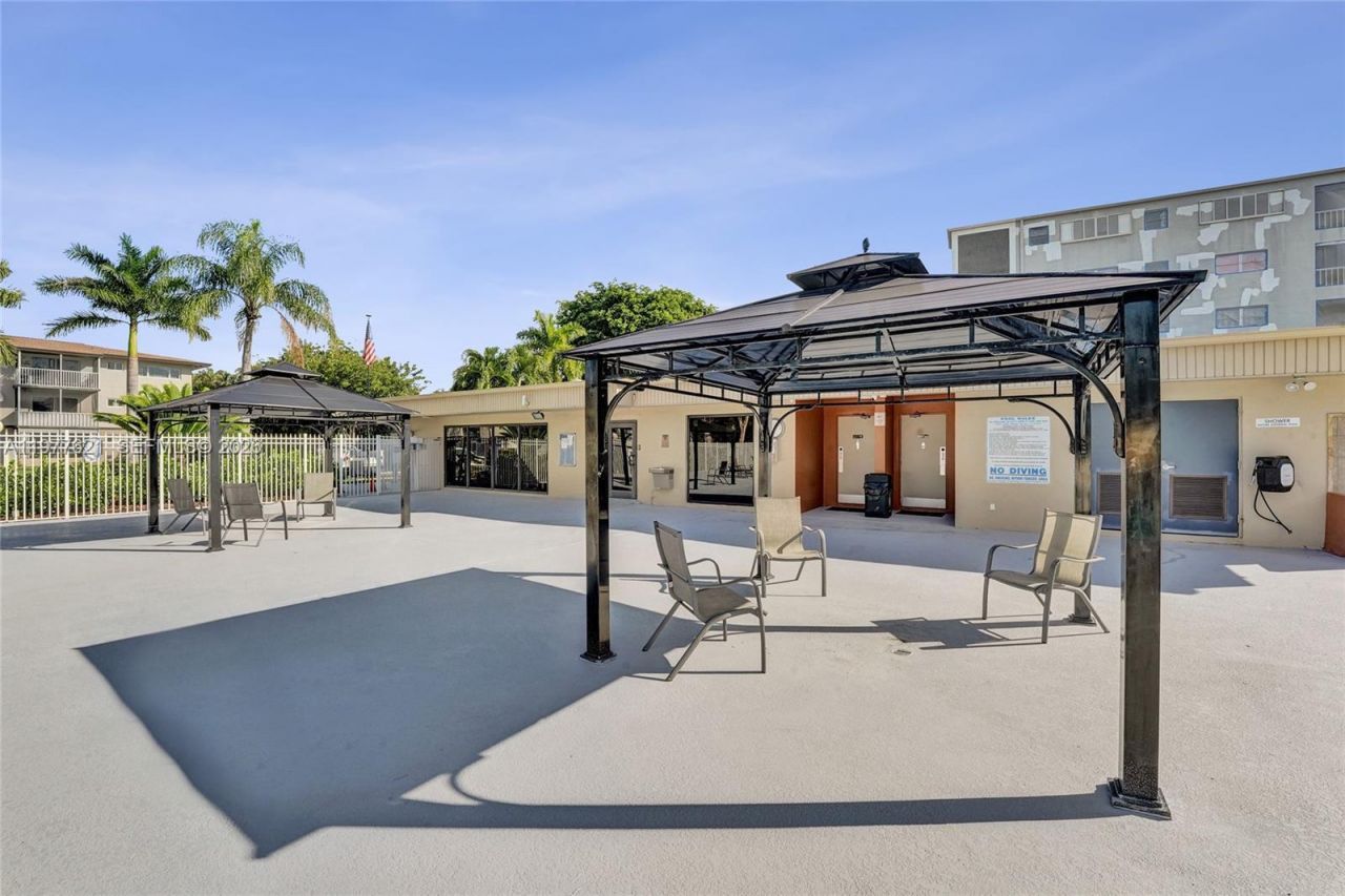 4650 Washington St , Unit 209, Hollywood, FL 33021 Photo