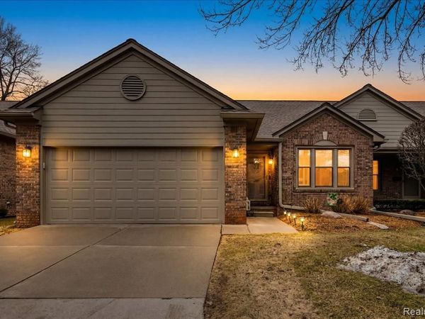 4462 Glenoaks Court, Warren, MI 48092