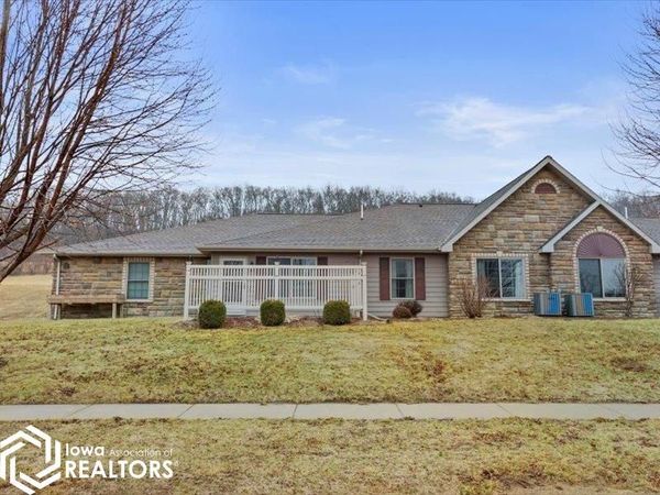 4945 Grand View Lane, Fort Madison, IA 52627