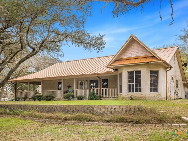 2896 Live Oak Road, Cuero, TX 77954