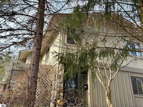 3860 Greenleaf Circle, Unit 30, Kalamazoo, MI 49008