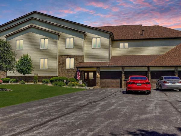 5065 Spinnaker Lane, Unit D, Crown Point, IN 46307