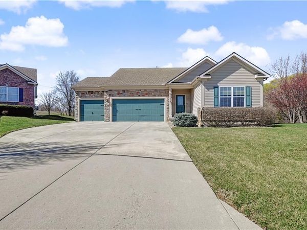 9022 Quill Street, Lenexa, KS 66227