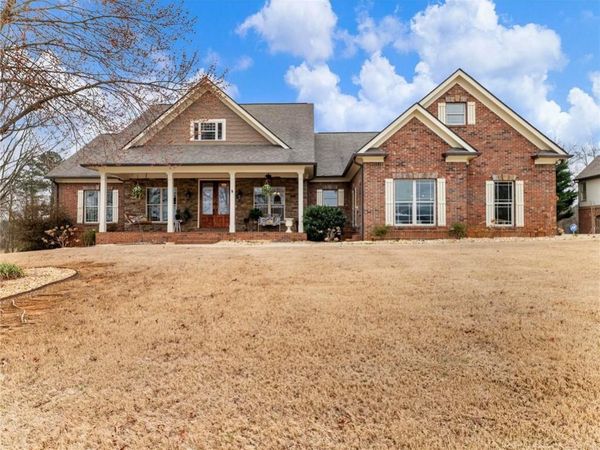 8629 Drake Drive, Lula, GA 30554