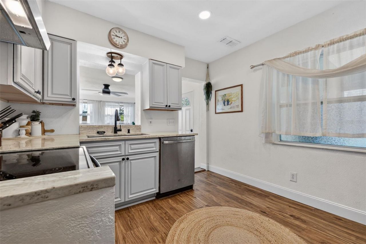 3911 21st Street N, Saint Petersburg, FL 33714 Photo