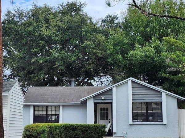 3244 FOX LAKE DRIVE , TAMPA, FL 33618