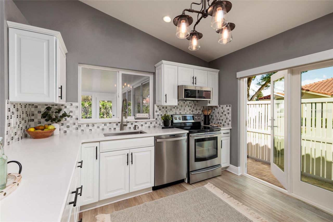 535 St Tropez Circle Ne, Saint Petersburg, FL 33703 Photo