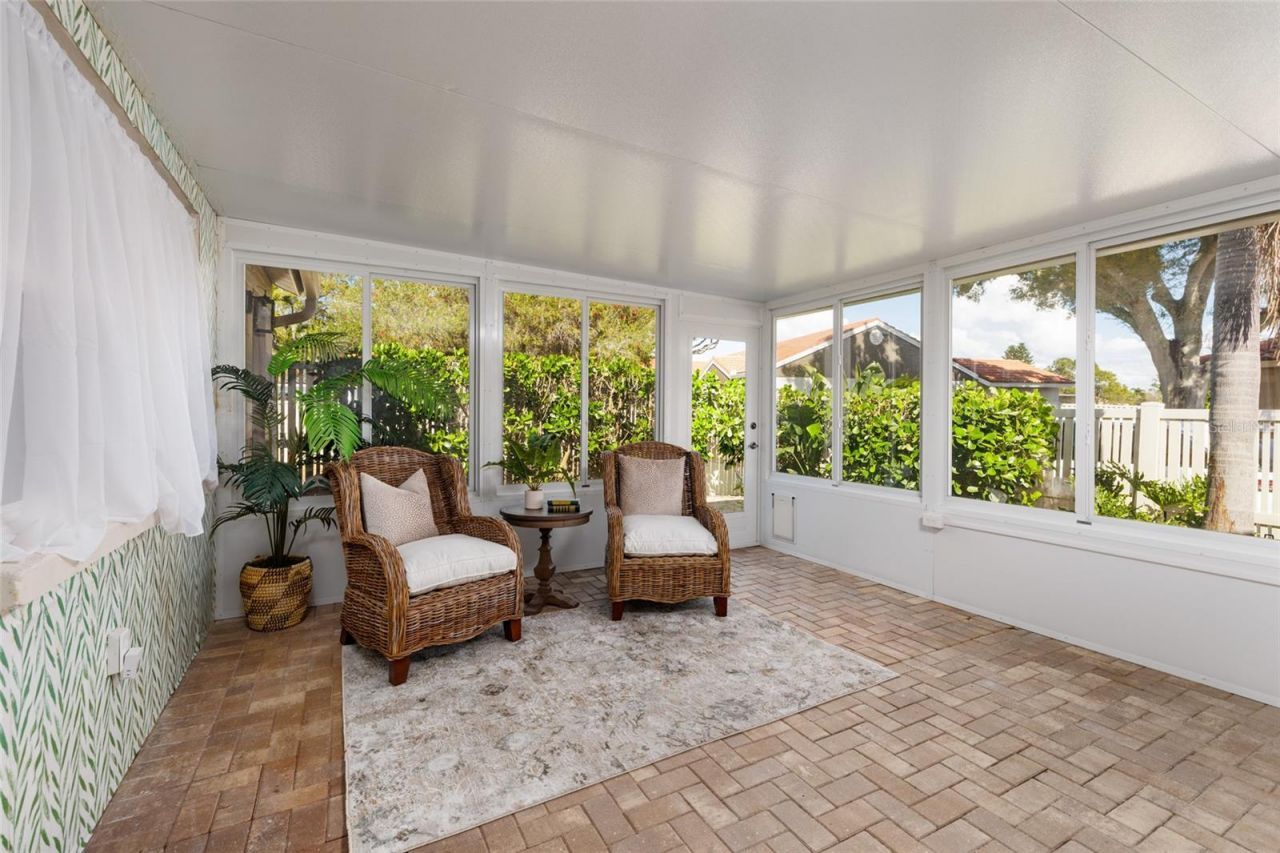 535 St Tropez Circle Ne, Saint Petersburg, FL 33703 Photo