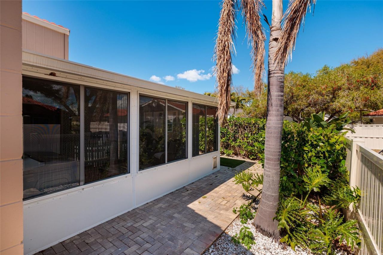 535 St Tropez Circle Ne, Saint Petersburg, FL 33703 Photo