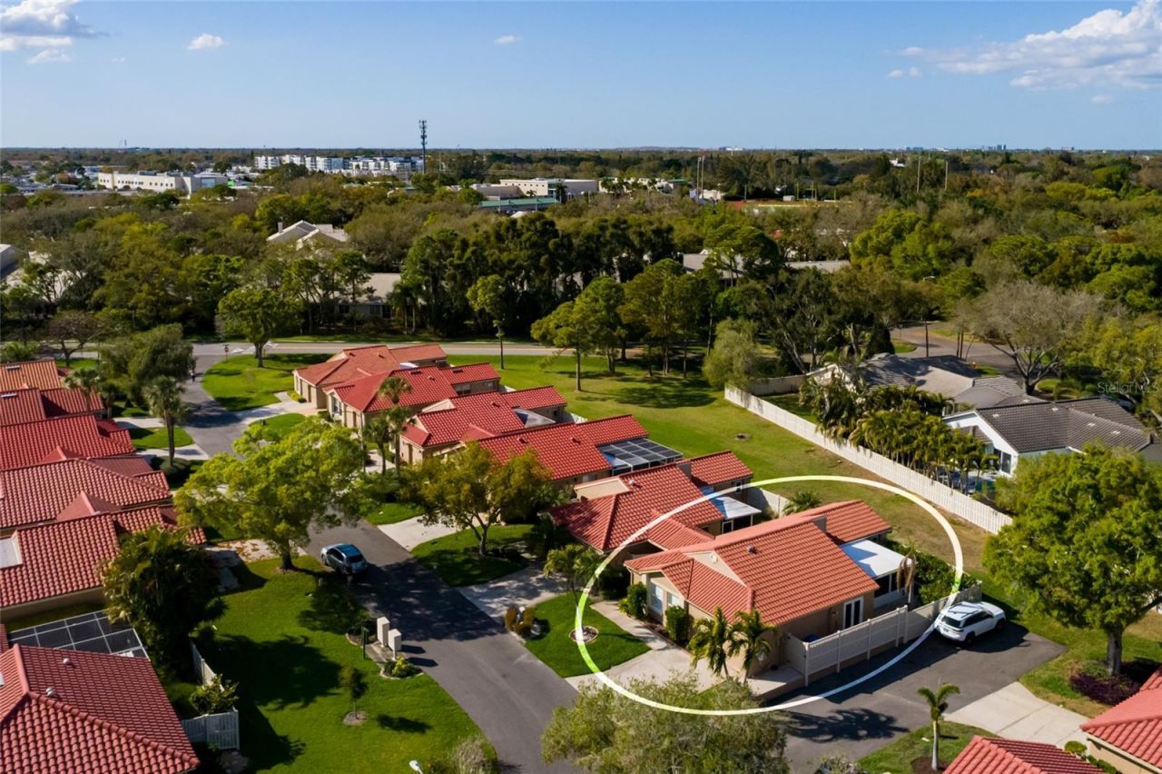 535 St Tropez Circle Ne, Saint Petersburg, FL 33703 Photo