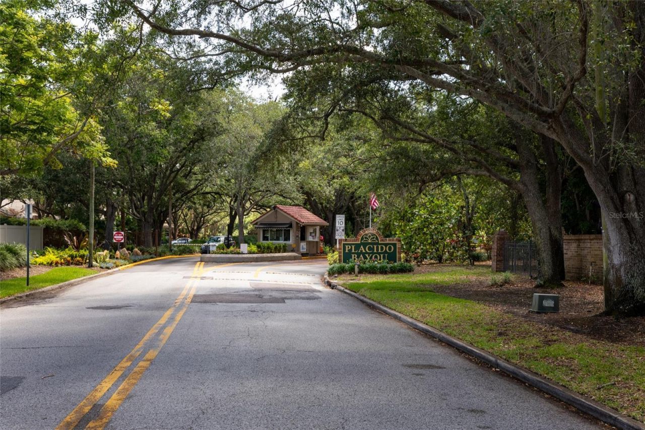 535 St Tropez Circle Ne, Saint Petersburg, FL 33703 Photo