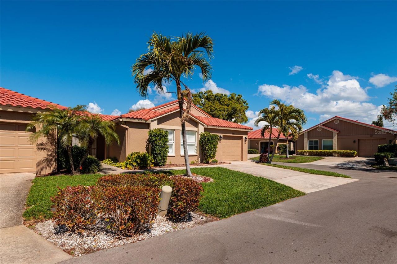 535 St Tropez Circle Ne, Saint Petersburg, FL 33703 Photo