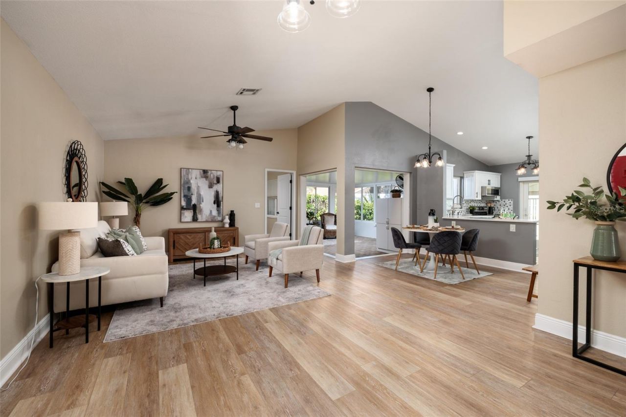 535 St Tropez Circle Ne, Saint Petersburg, FL 33703 Photo