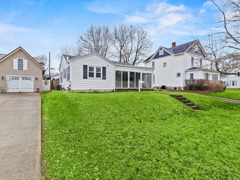 617 S Madriver Street , Bellefontaine, OH 43311 Photo 2