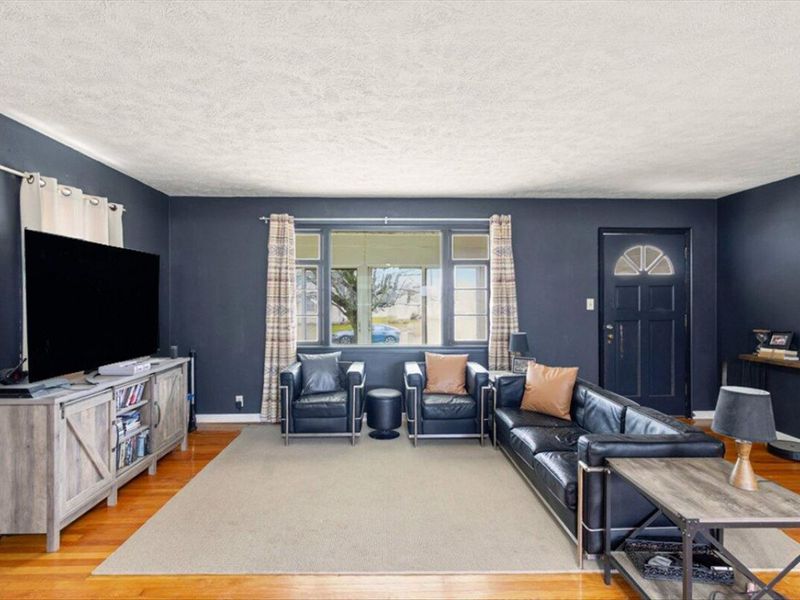 617 S Madriver Street , Bellefontaine, OH 43311 Photo 9