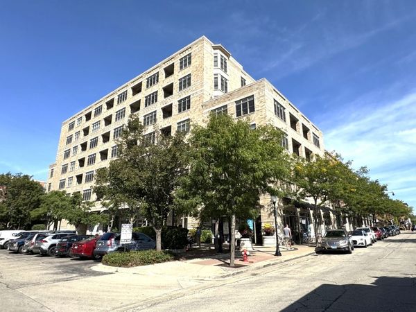 10 S Dunton Avenue , Unit 204, Arlington Heights, IL 60005